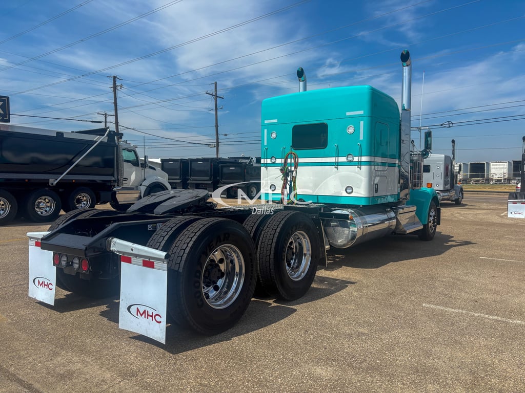 2027 Kenworth W900 in Dallas, TX — photo 4