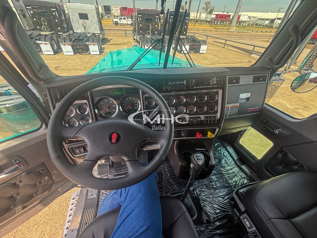 2027 Kenworth W900 in Dallas, TX — photo 3