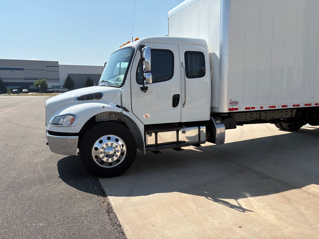 2023 Freightliner M2 106 in Englewood, CO — photo 8