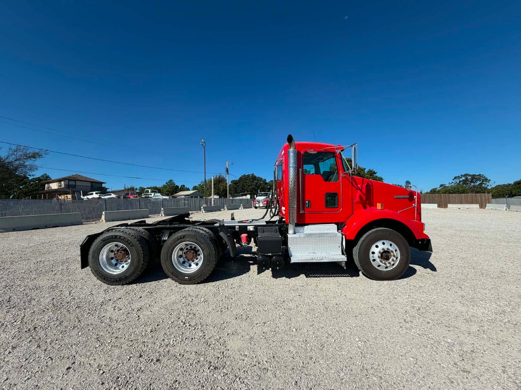 2011 Kenworth T800 in Tulsa, OK — photo 8