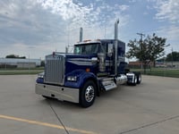 2027 Kenworth W900 in St. Joseph, MO — photo 8