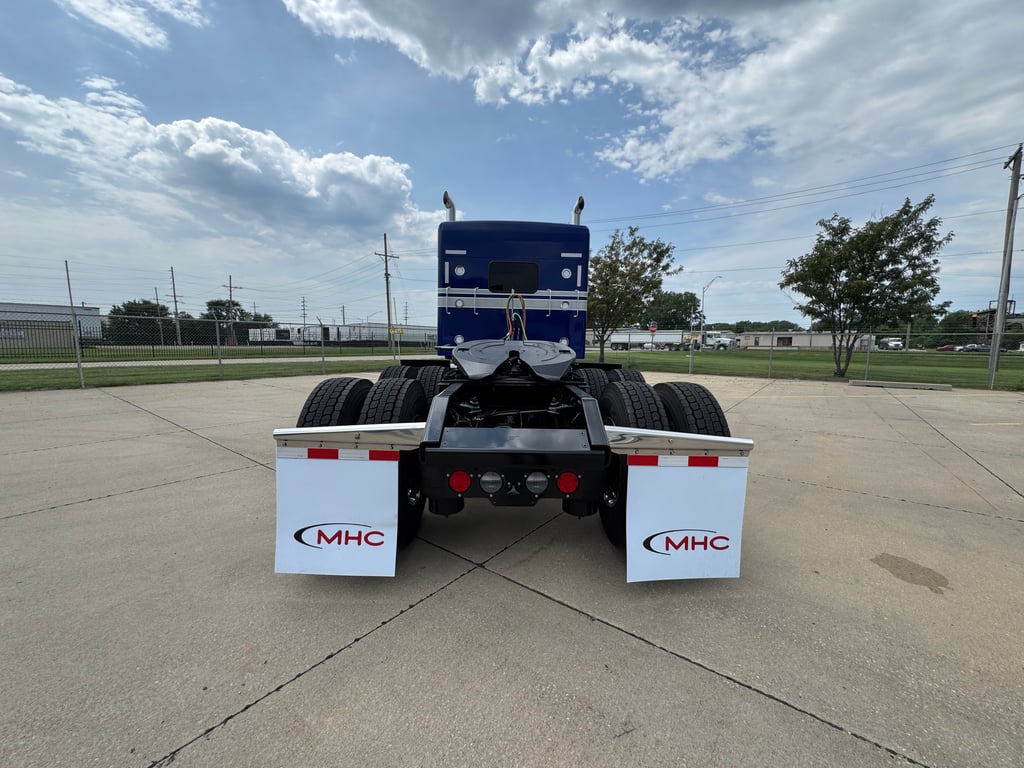 2027 Kenworth W900 in St. Joseph, MO — photo 5