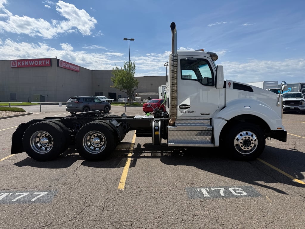 2020 Kenworth T880 in Tulsa, OK — photo 4