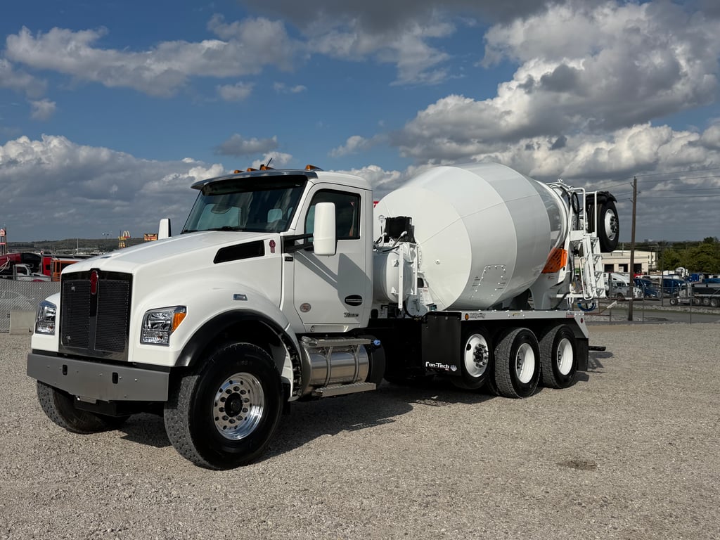 2027 Kenworth T880 in Tulsa, OK — photo 2