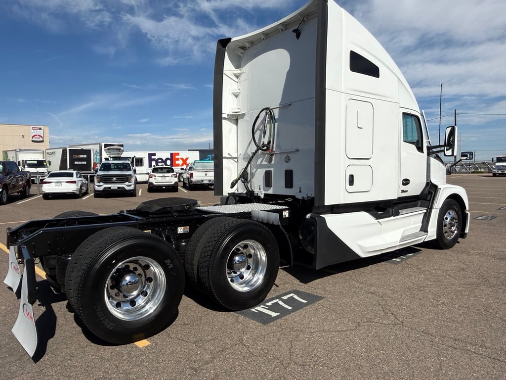2023 Kenworth T680 in Denver, CO — photo 5