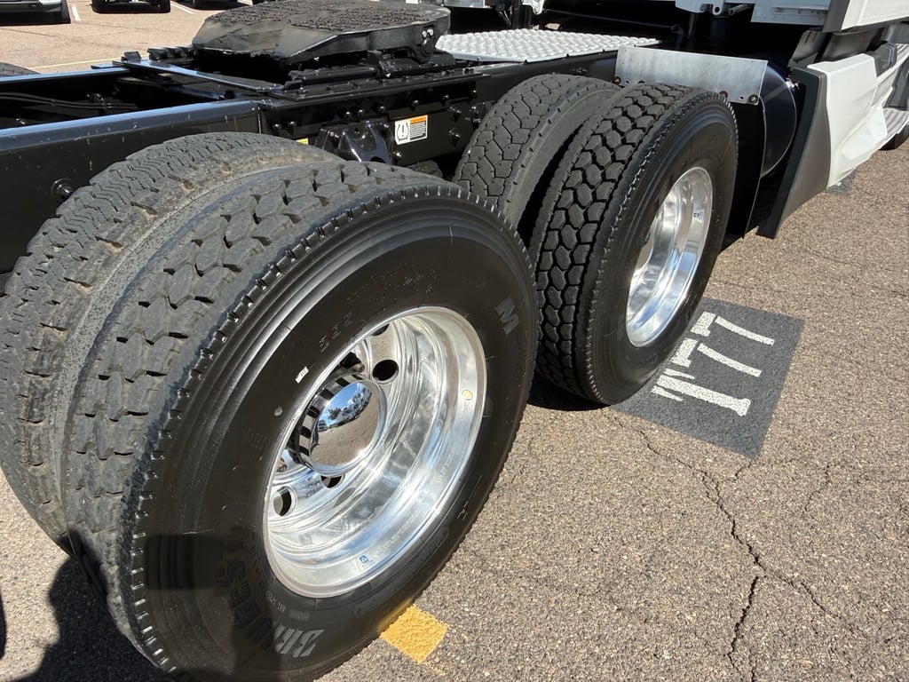 2023 Kenworth T680 in Denver, CO — photo 6