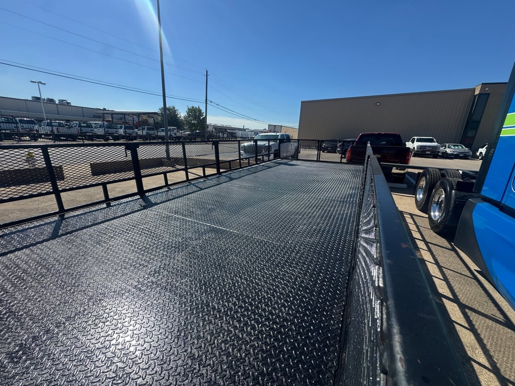 2021 Isuzu NPR in Dallas, TX — photo 8