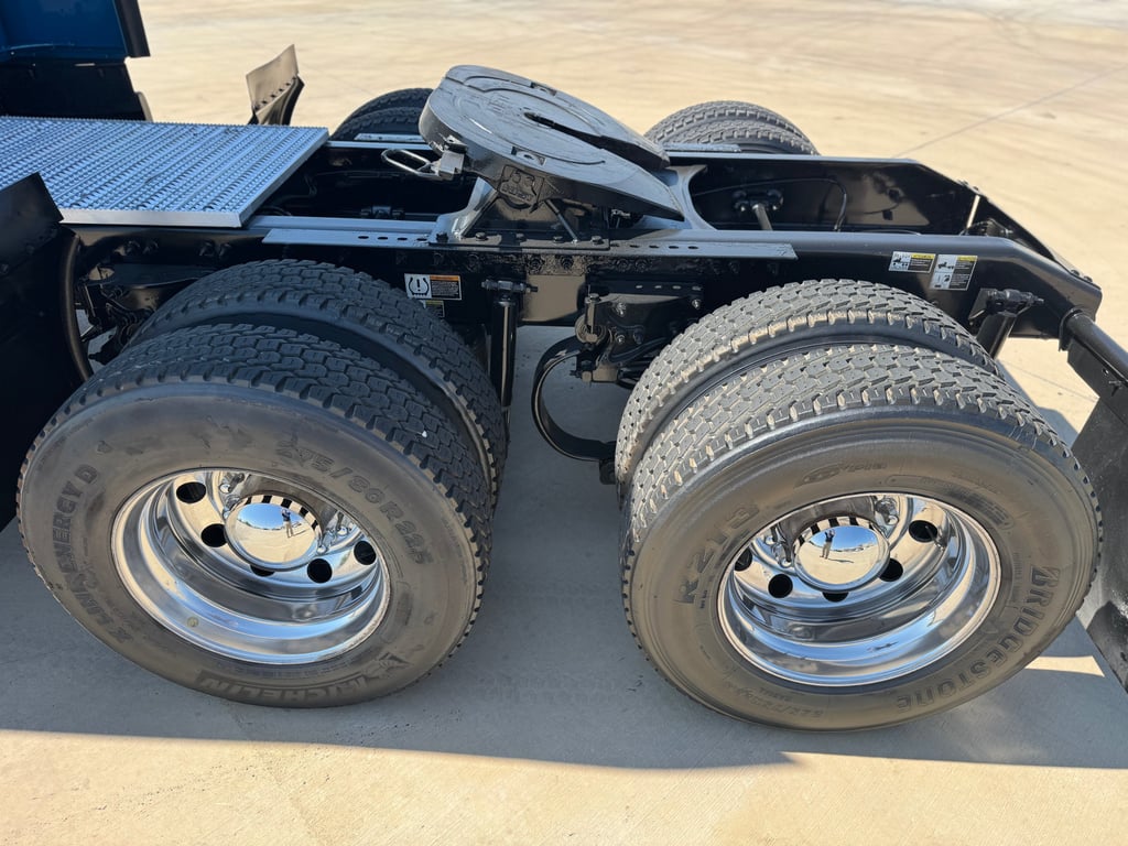 2022 Peterbilt 579 in Denton, TX — photo 4