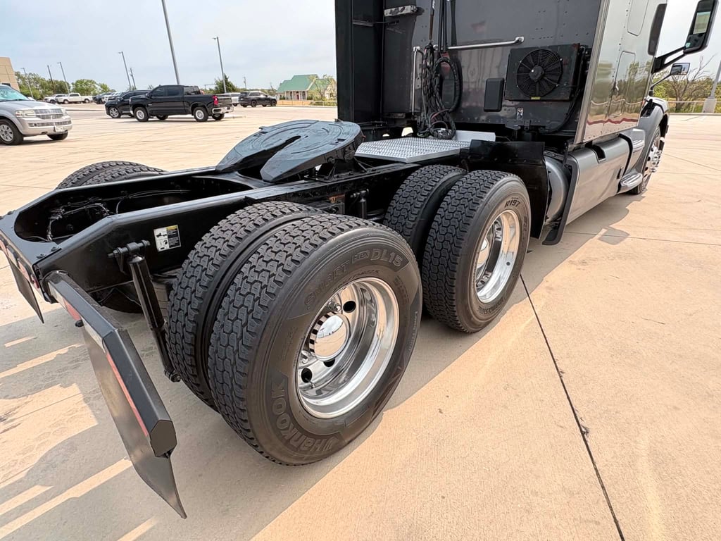 2022 Peterbilt 579 in Sanger, TX — photo 8