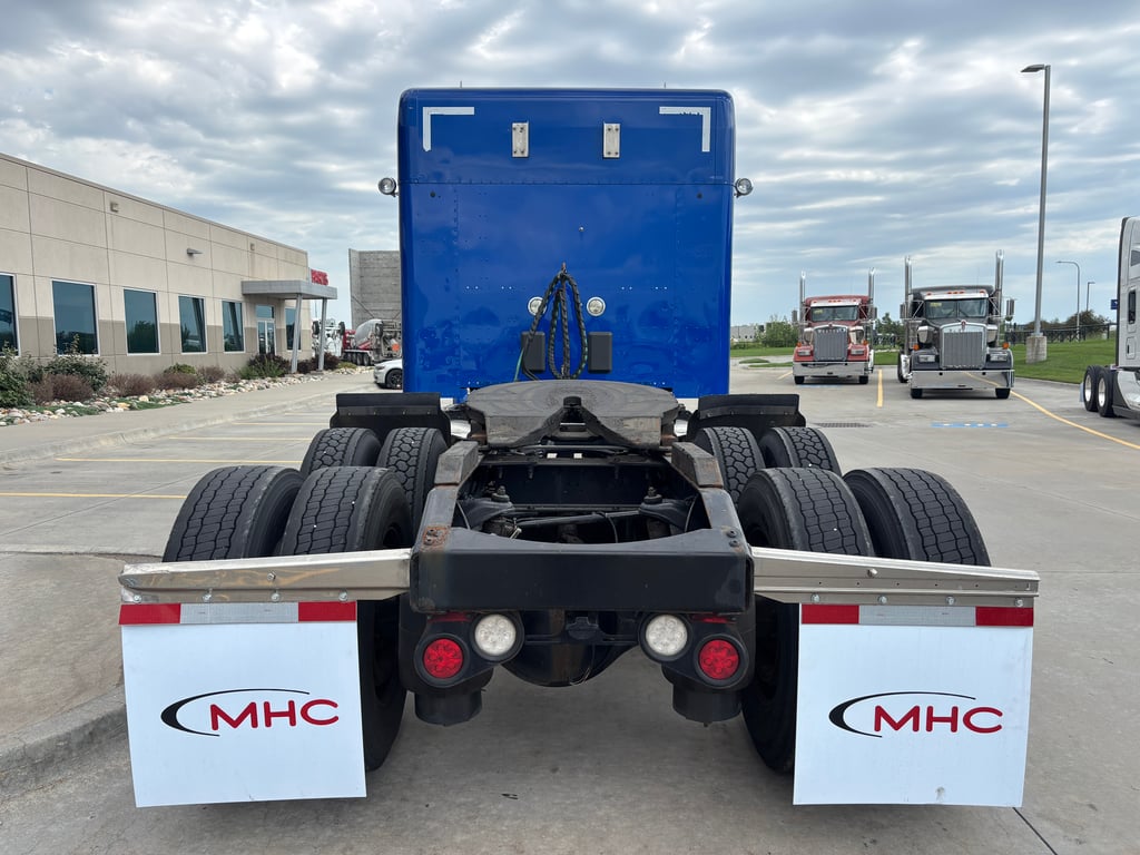 2019 Peterbilt 579 in Omaha, NE — photo 5