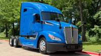 2023 Kenworth T680 in Dallas, TX — photo 2
