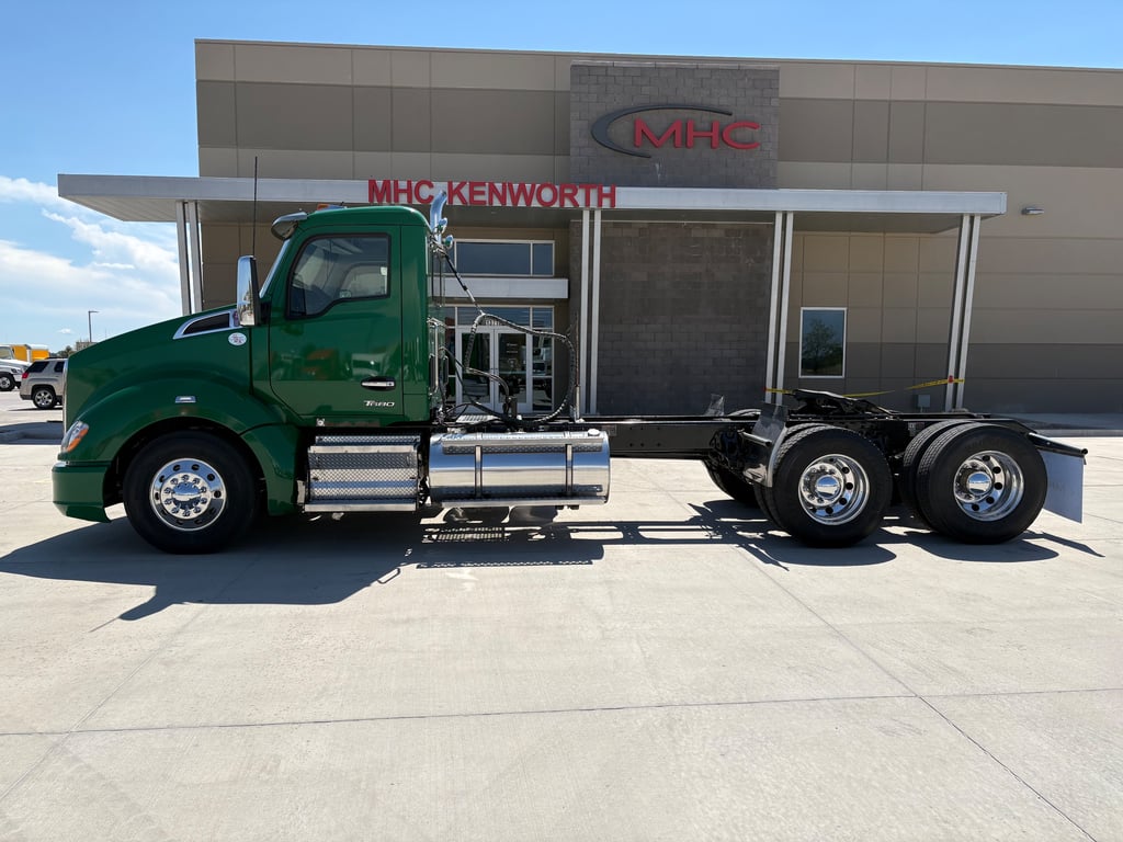 2022 Kenworth T680 in Englewood, CO — photo 8