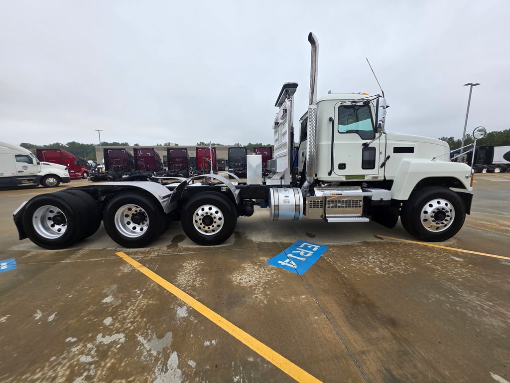 2020 Mack in South Atlanta — photo 4