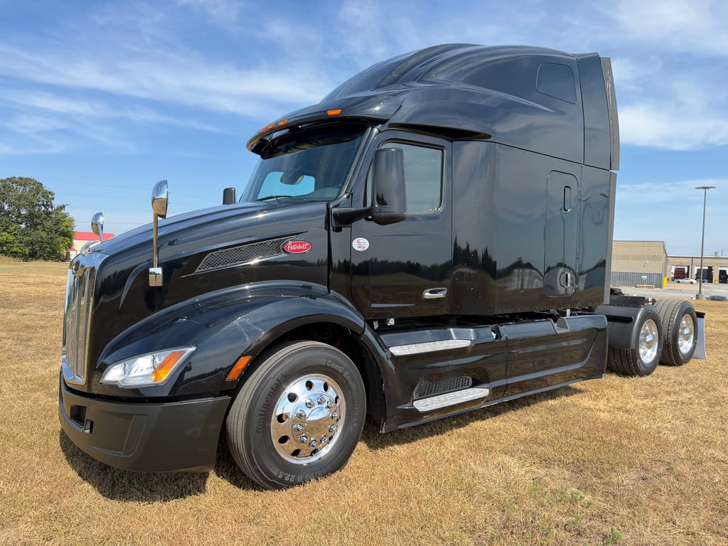 2022 Peterbilt 579 in Joplin, MO — photo 6