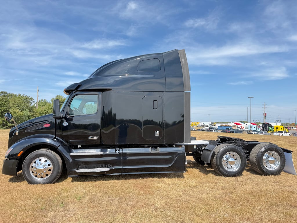 2022 Peterbilt 579 in Joplin, MO — photo 5