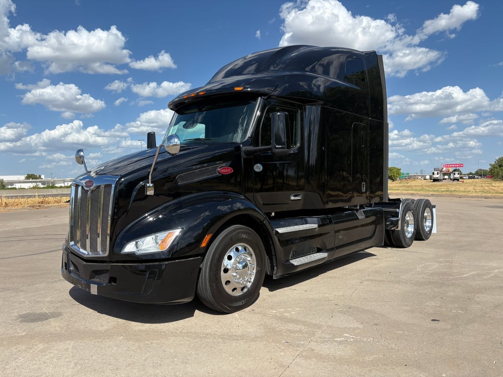 2022 Peterbilt 579 in Oklahoma City, OK — photo 2