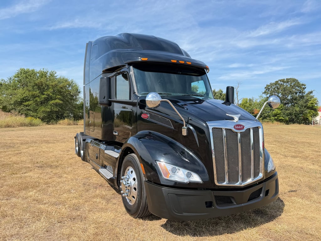 2022 Peterbilt 579 in Joplin, MO — photo 8