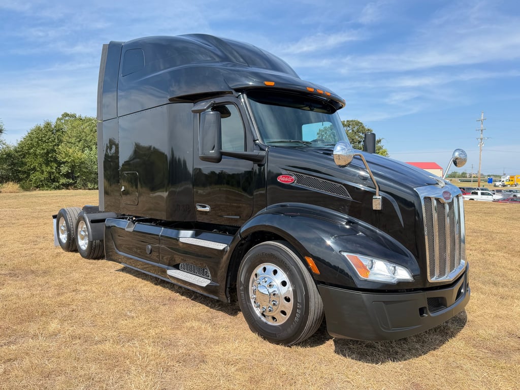 2022 Peterbilt 579 in Joplin, MO — photo 8