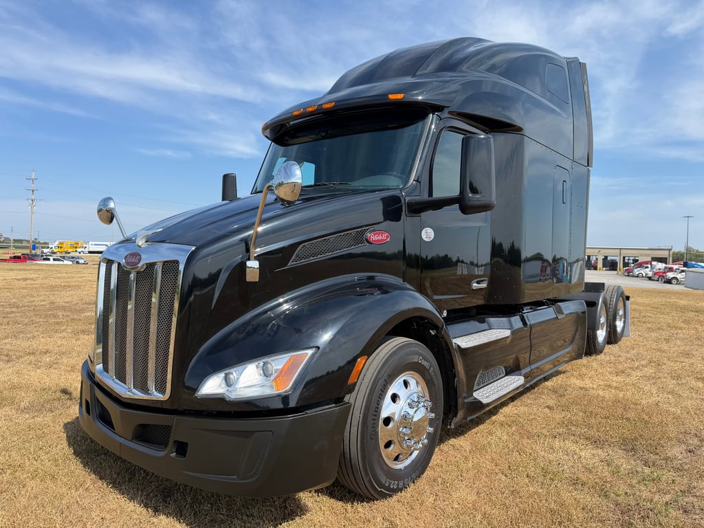 2022 Peterbilt 579 in Joplin, MO — photo 6