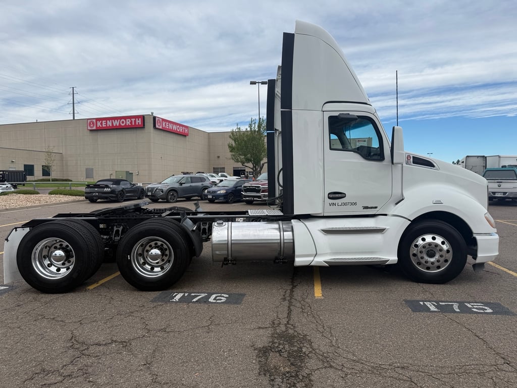 2020 Kenworth T680 in Denver, CO — photo 4