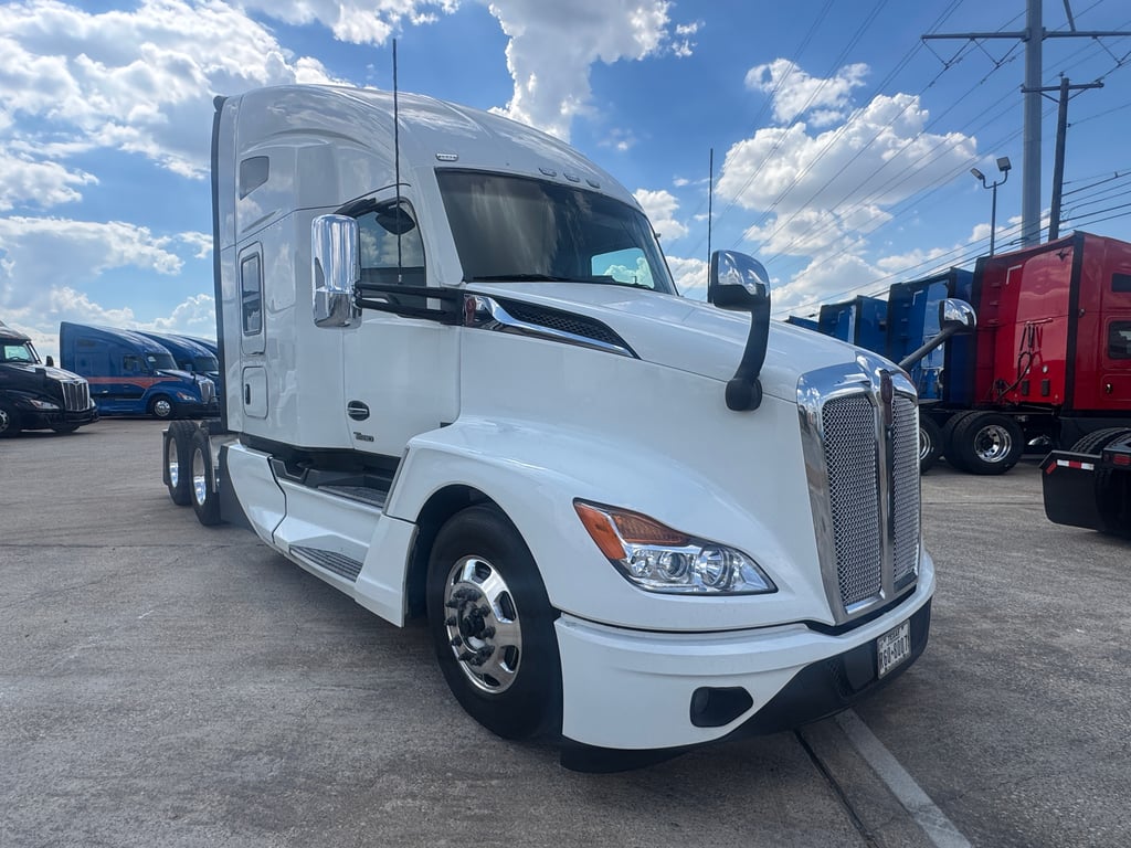 2023 Kenworth T680 in Dallas, TX