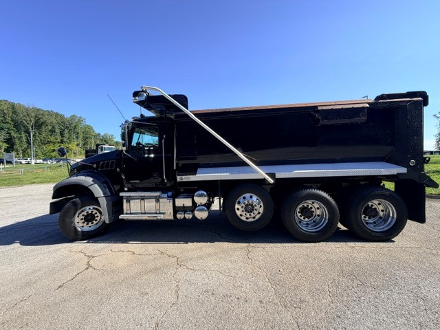 2020 Mack Granite in Knoxville, TN — photo 2
