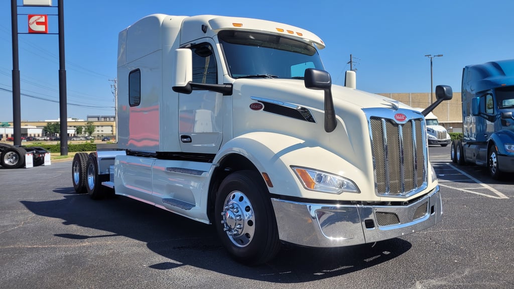 2025 Peterbilt 579 in Memphis, TN
