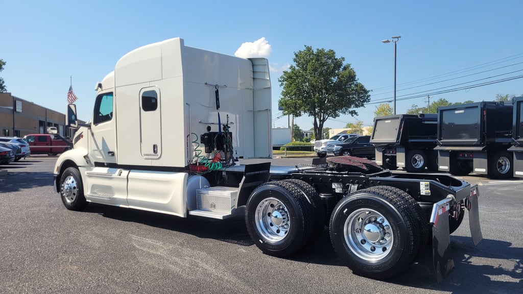2025 Peterbilt 579 in Memphis, TN — photo 8