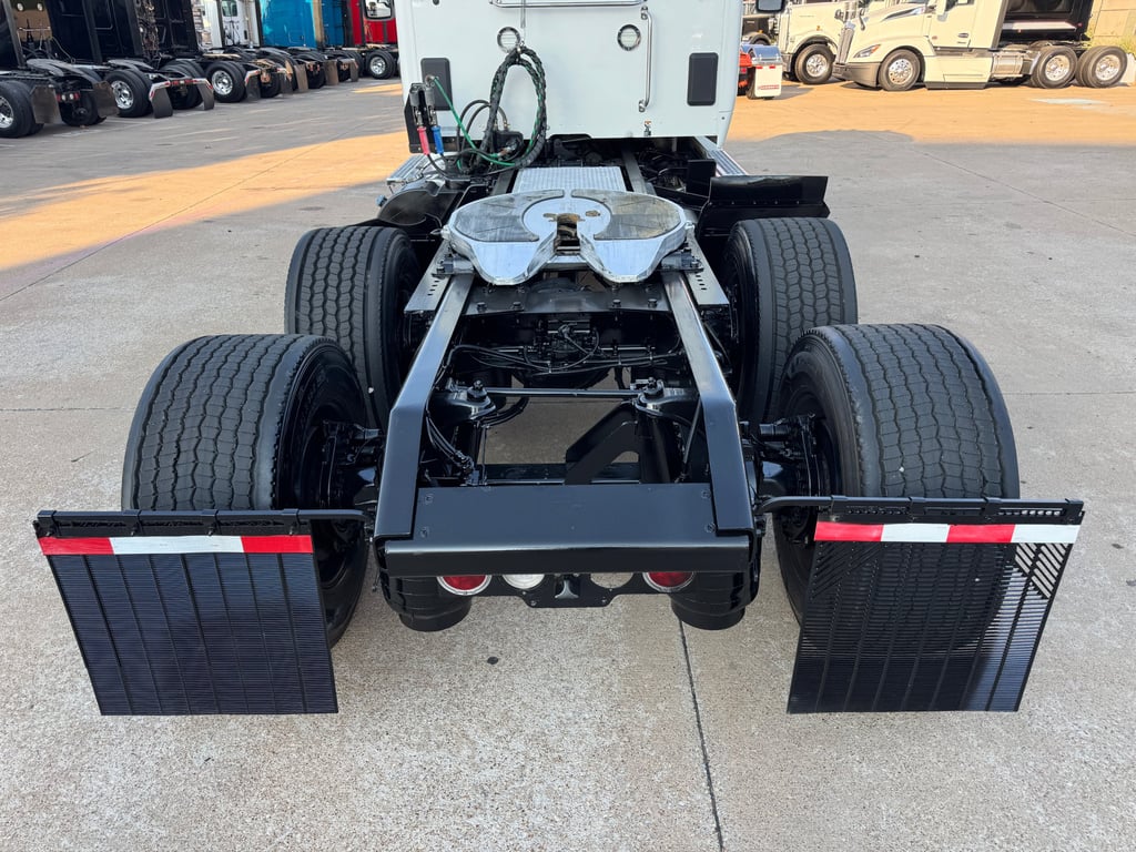 2022 Kenworth T680 in Dallas, TX — photo 4