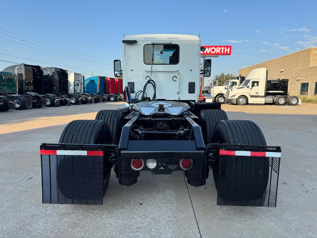 2022 Kenworth T680 in Dallas, TX — photo 5