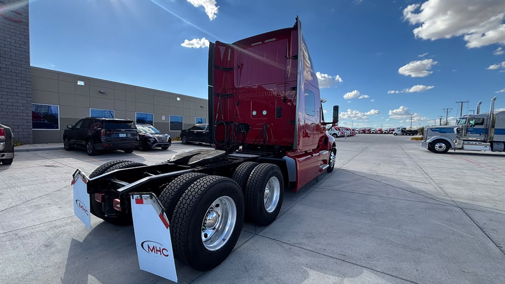 2022 International LT in El Paso, TX — photo 8