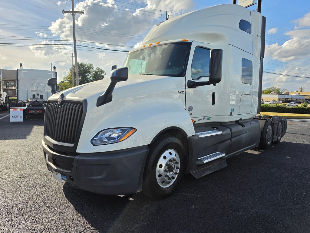 2023 International LT in Memphis, TN — photo 2