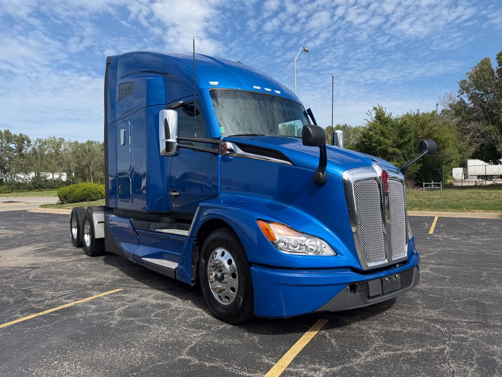 2023 Kenworth T680 in Kansas City, MO