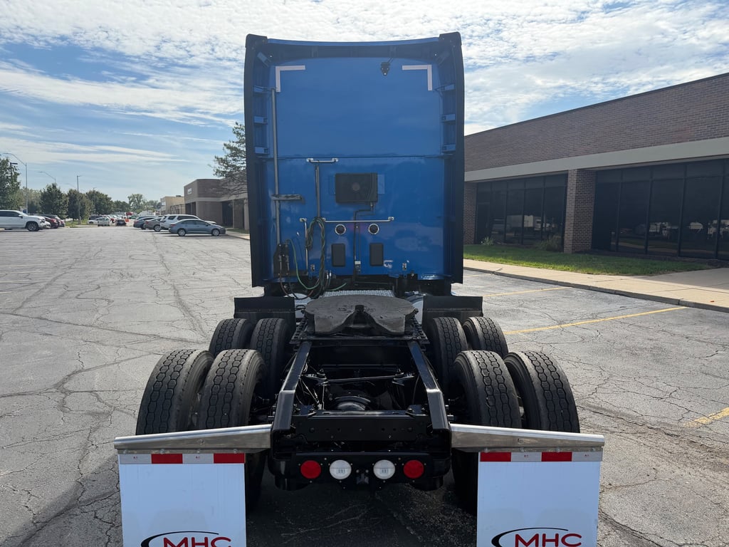 2023 Kenworth T680 in Kansas City, MO — photo 7