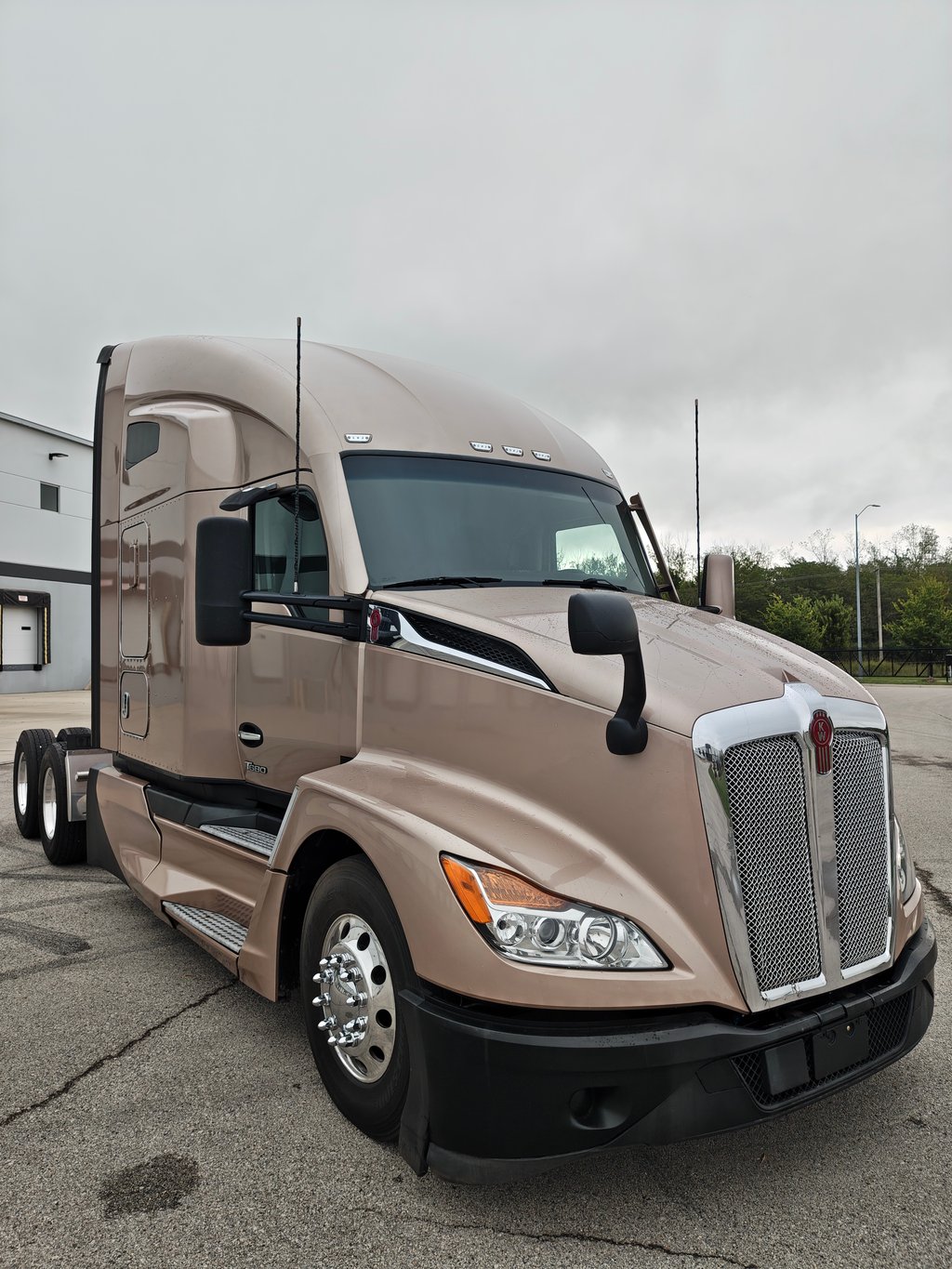 2023 Kenworth T680 in Kansas City, MO