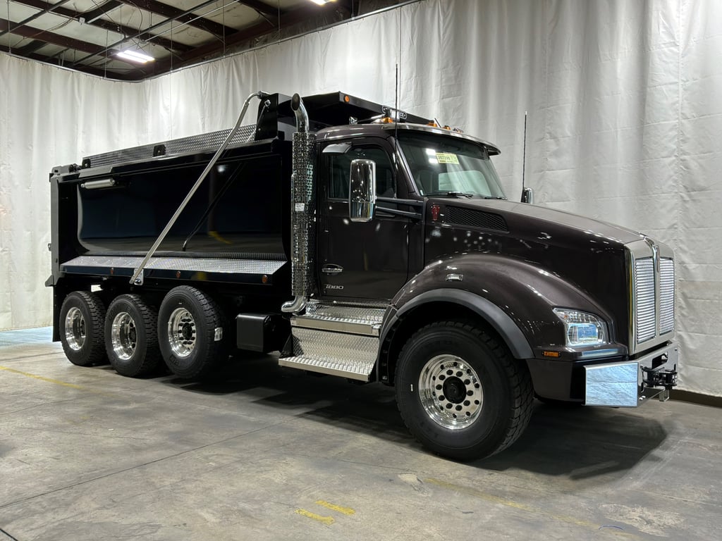 2027 Kenworth T880 in Kansas City, MO