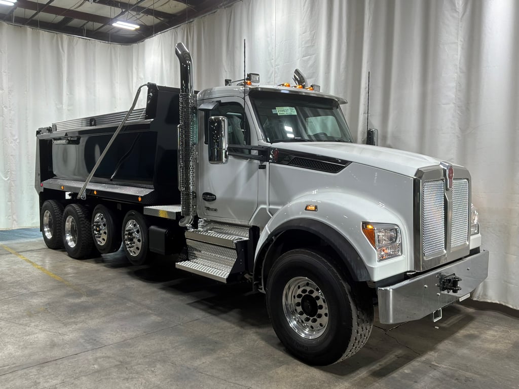 2027 Kenworth T880 in Clinton, NC