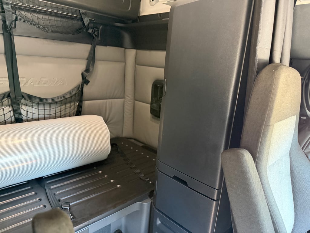 2022 Freightliner Cascadia in Fort Worth, TX — photo 7