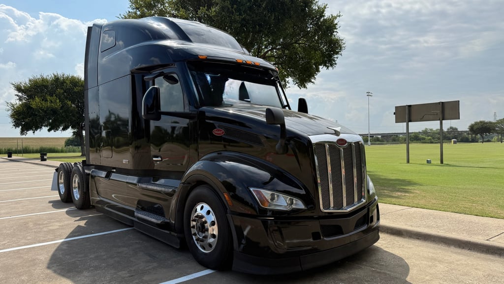 2023 Peterbilt 579 in Dallas, TX