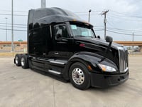 2023 Peterbilt 579 in Fort Worth, TX — photo 7