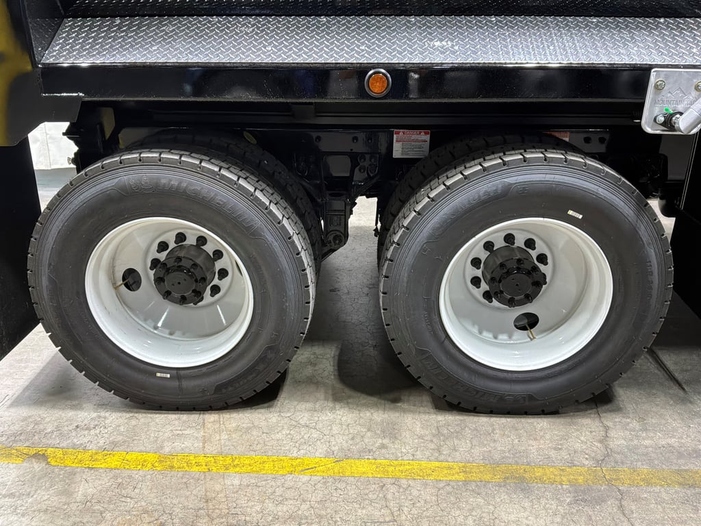 2027 Kenworth T880 in Wichita Falls, TX — photo 3