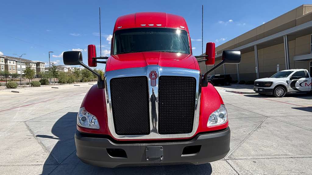 2022 Kenworth T680 in El Paso, TX — photo 7