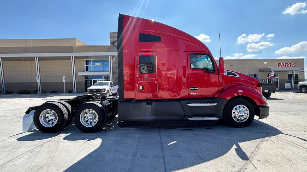 2022 Kenworth T680 in El Paso, TX — photo 8