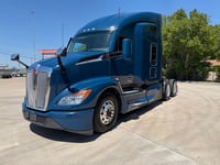 2023 Kenworth T680 in Fort Worth, TX — photo 8