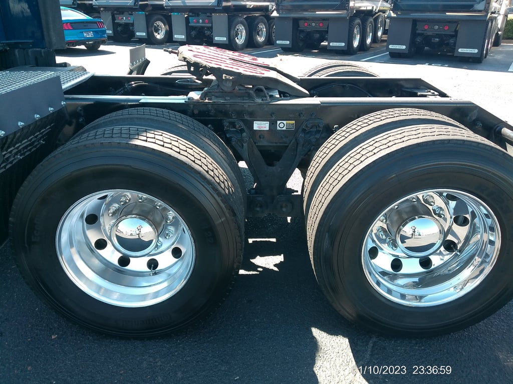 2023 Kenworth T680 in Memphis, TN — photo 4