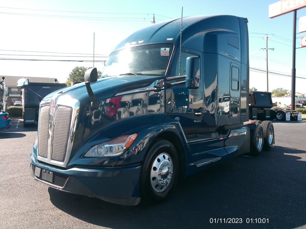 2023 Kenworth T680 in Memphis, TN — photo 2