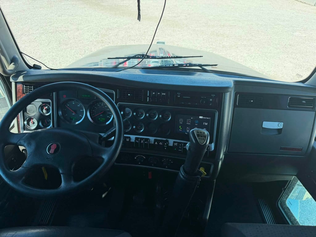 2023 Kenworth in Tulsa, OK — photo 3
