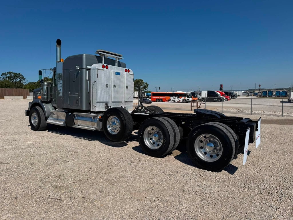 2023 Kenworth in Tulsa, OK — photo 4