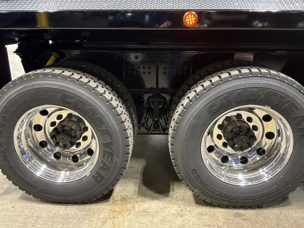 2027 Kenworth T880 in Raleigh, NC — photo 3