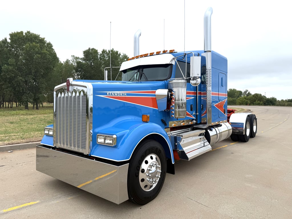 2027 Kenworth W900 in Oklahoma City, OK